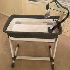 Simmons baby bassinet